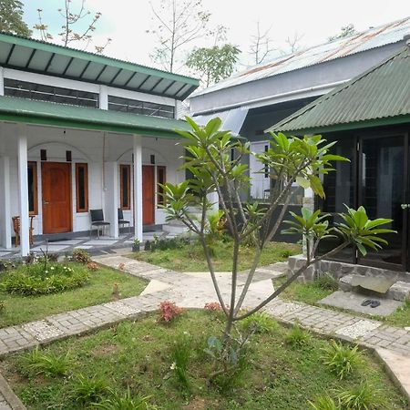 Reddoorz Syariah @ Jalan Dieng Wonosobo 2 Garung Exteriör bild