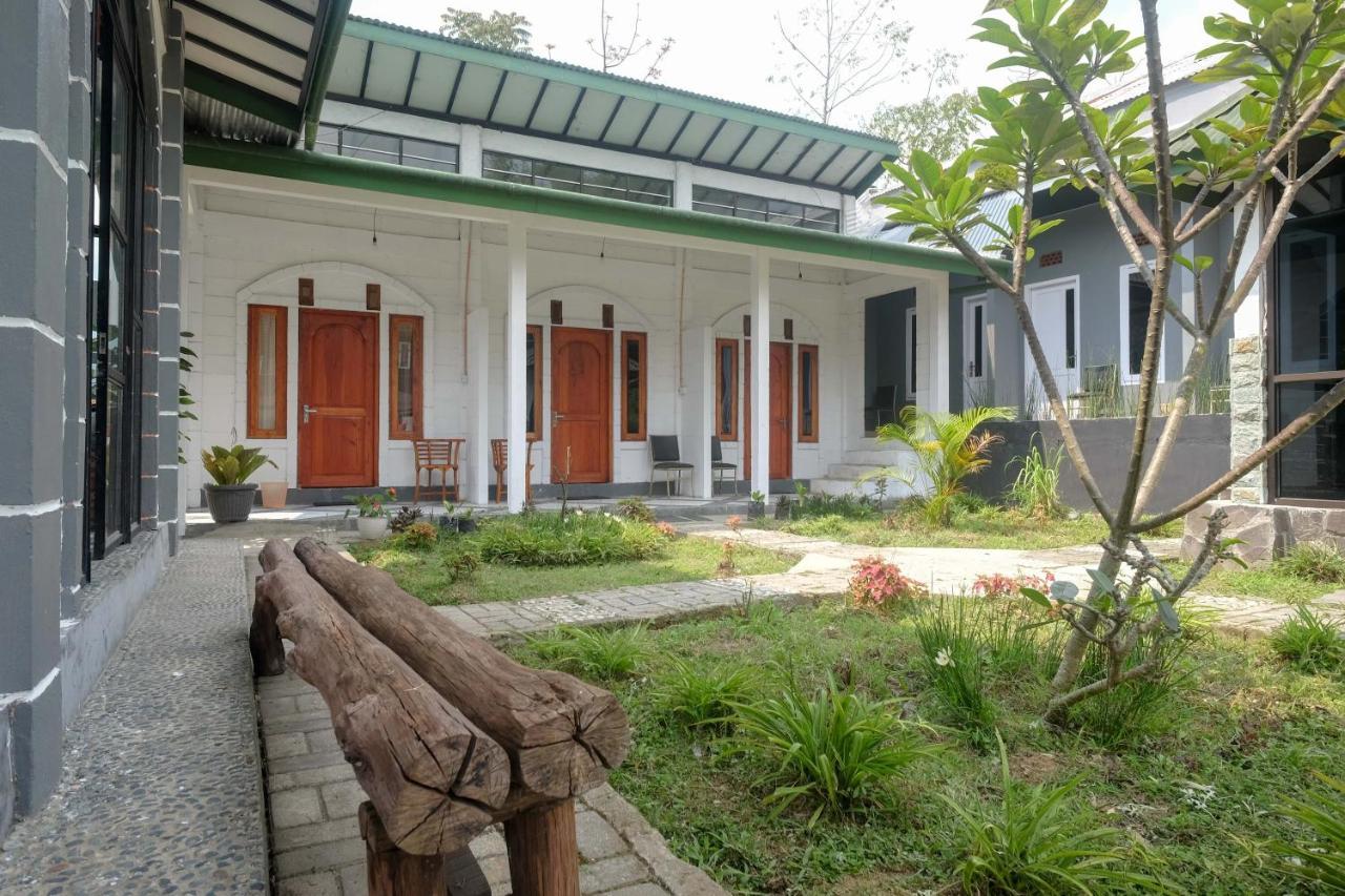 Reddoorz Syariah @ Jalan Dieng Wonosobo 2 Garung Exteriör bild
