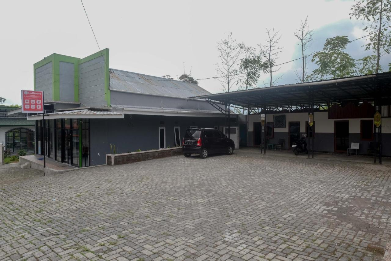 Reddoorz Syariah @ Jalan Dieng Wonosobo 2 Garung Exteriör bild
