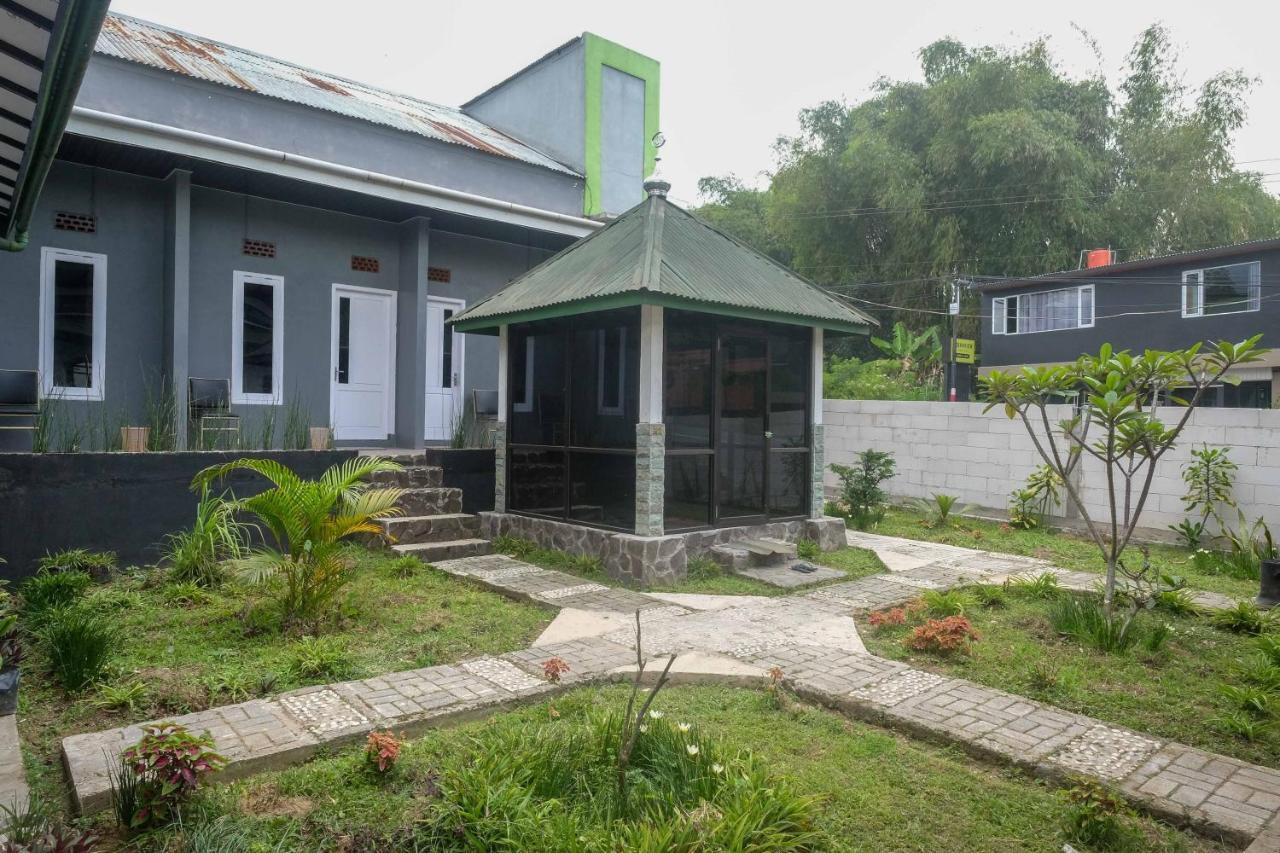Reddoorz Syariah @ Jalan Dieng Wonosobo 2 Garung Exteriör bild