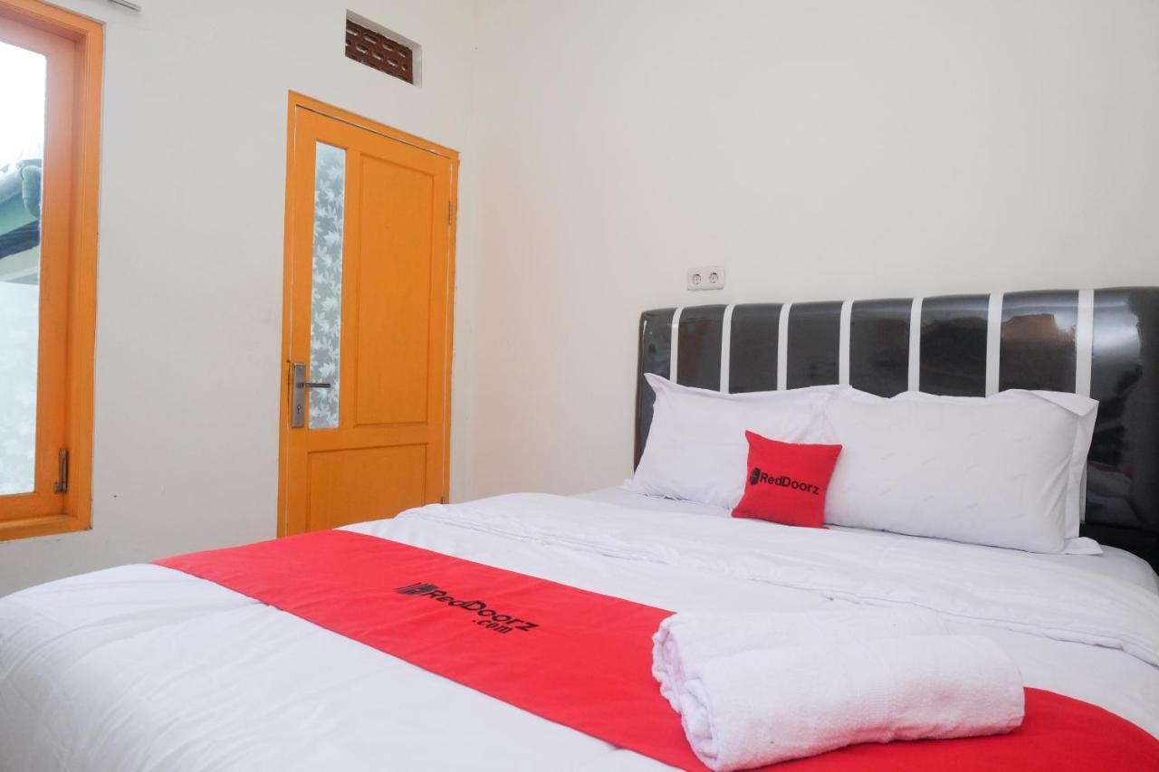 Reddoorz Syariah @ Jalan Dieng Wonosobo 2 Garung Exteriör bild