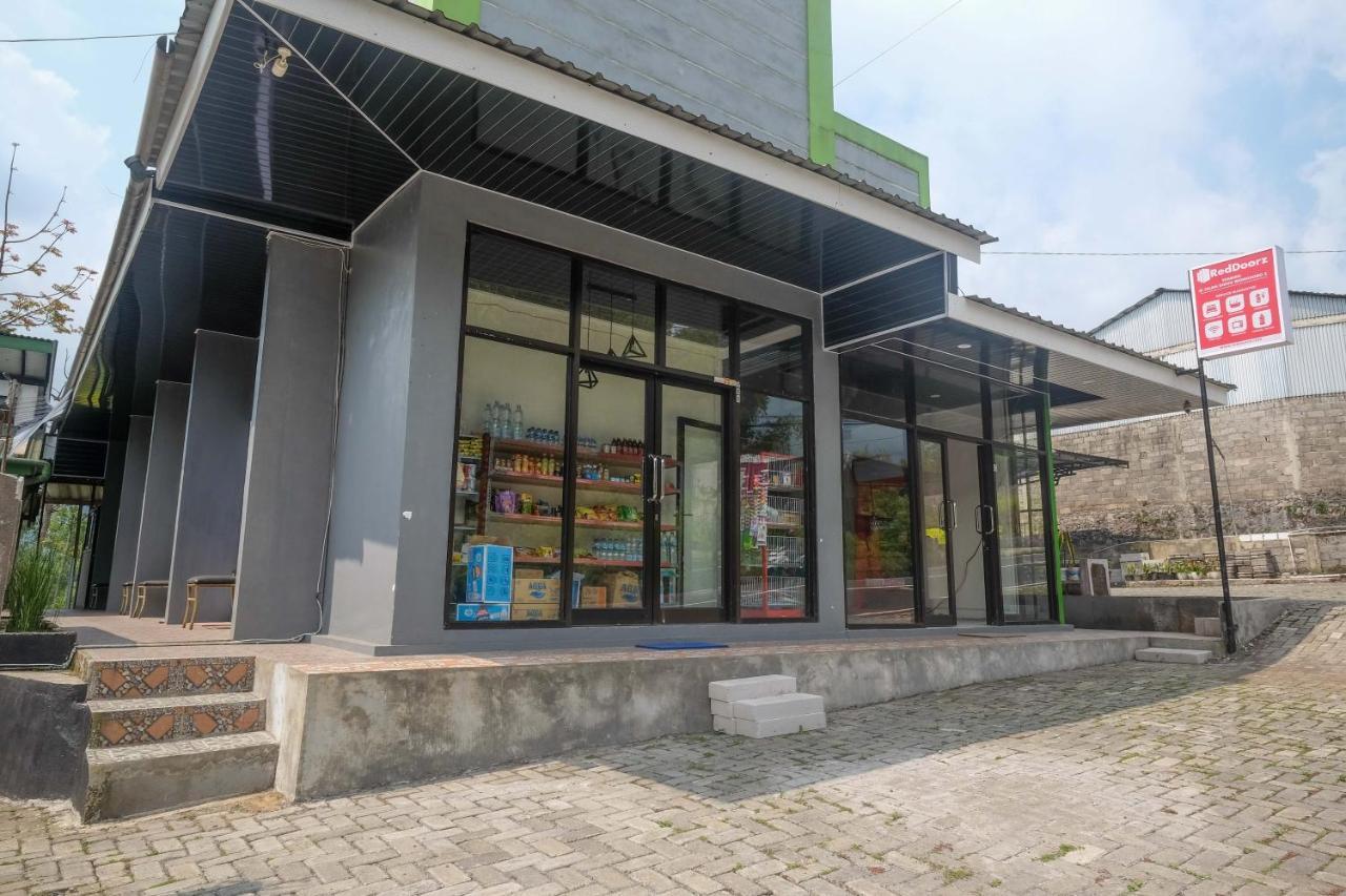 Reddoorz Syariah @ Jalan Dieng Wonosobo 2 Garung Exteriör bild