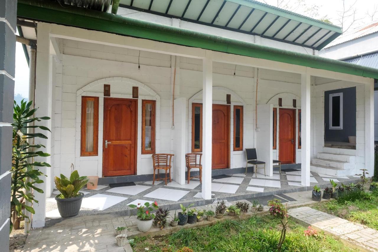 Reddoorz Syariah @ Jalan Dieng Wonosobo 2 Garung Exteriör bild