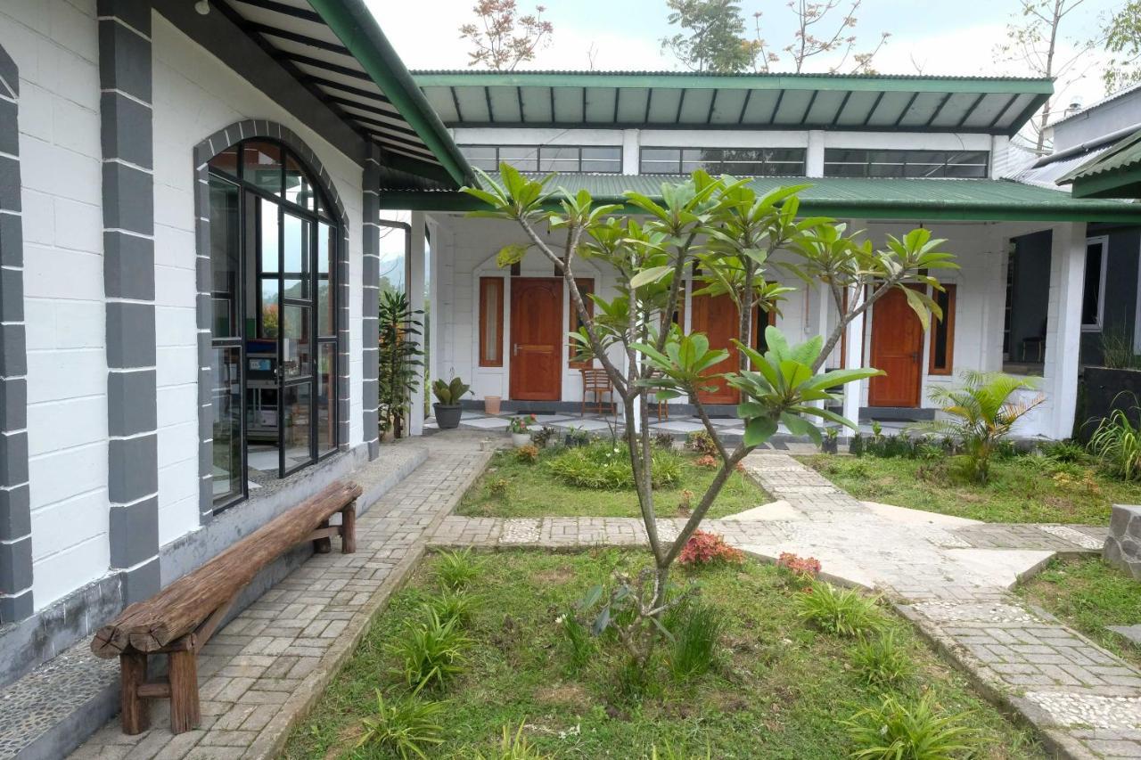 Reddoorz Syariah @ Jalan Dieng Wonosobo 2 Garung Exteriör bild